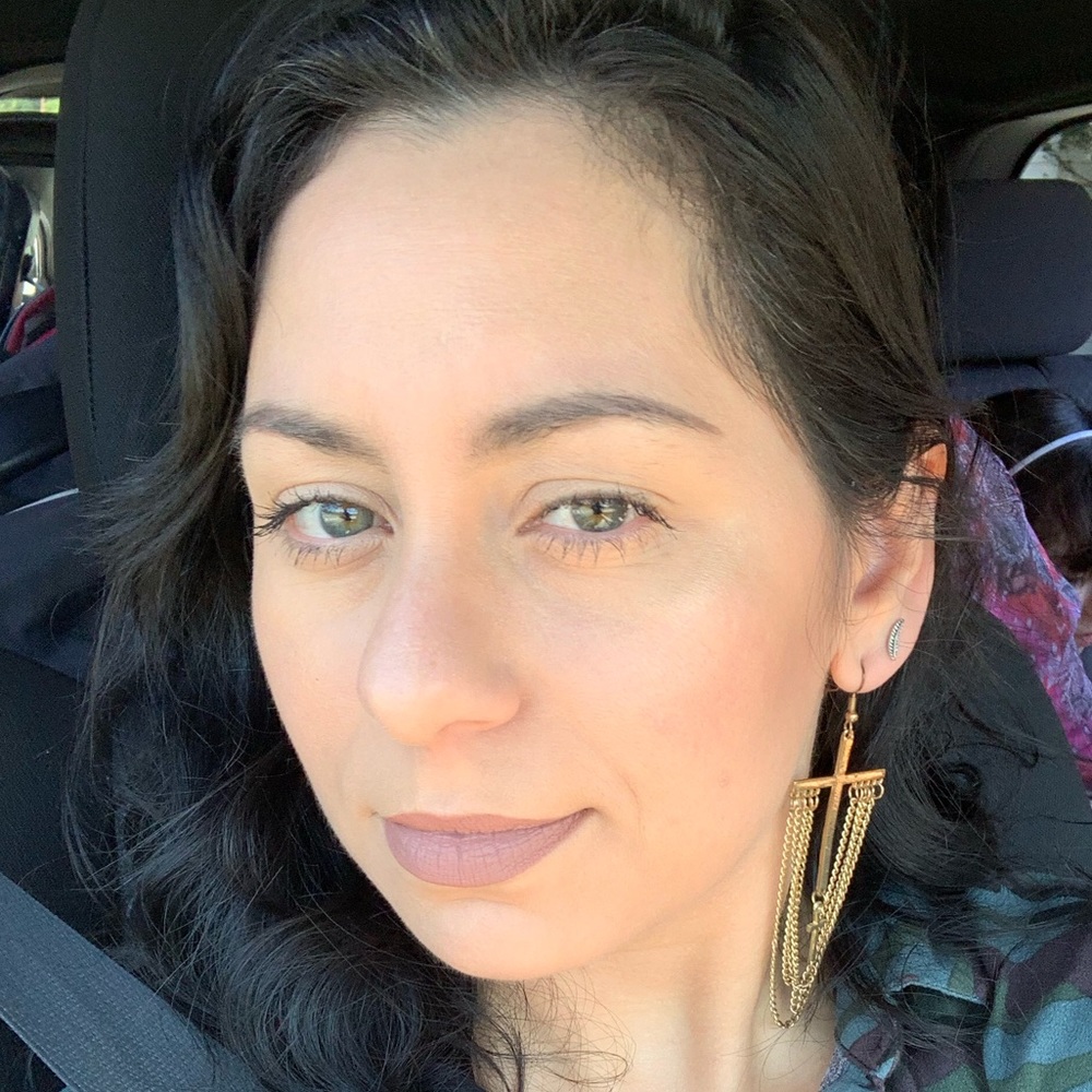 Meet your Posher, Amanda